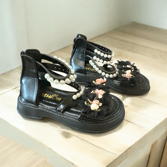 Girls’ Size 28 (approx. US Kids 10.5–11) Black Pearl Flower Sandals | New - Picture 4 of 7